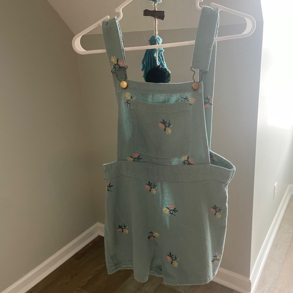 Floral Green Embroidery Romper - Picture 4 of 5